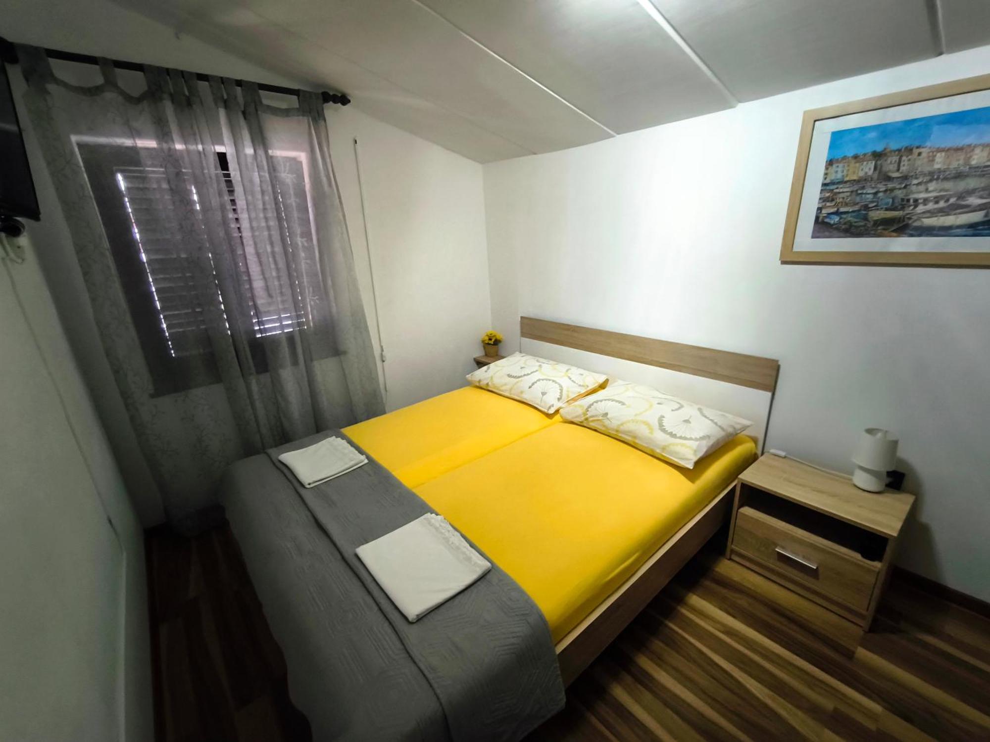 Apartmani Andrea Pula Cameră foto